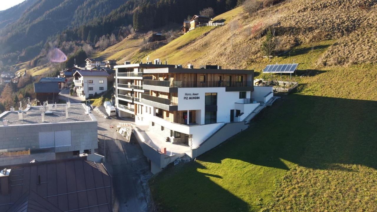 Piz Mundin Apartment *