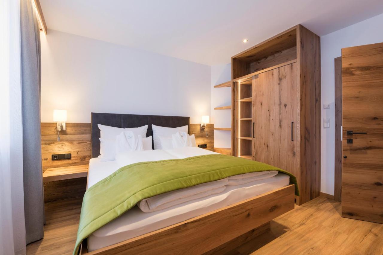 Piz Mundin Apartment *